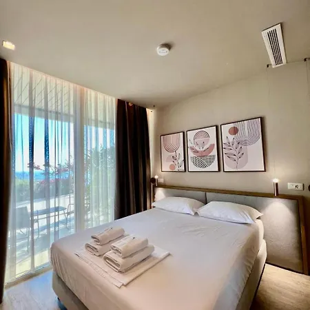 Green Condo Hotel Palase 3* Palasë