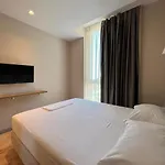 Green Condo Hotel Palase Апарт-отель Палас