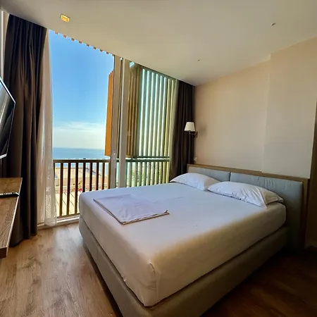 Green Condo Hotel Palase 3* Palasë