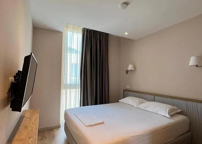 Green Condo Hotel Palase 아파트호텔 3*